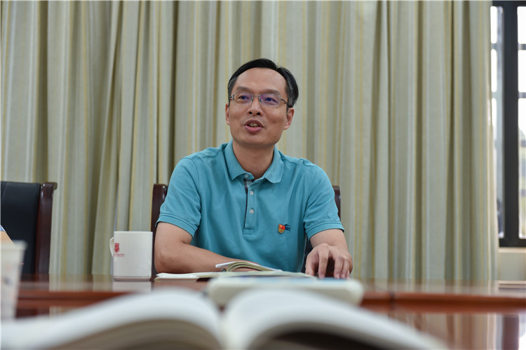 20191009开云手机入口“不忘初心,牢记使命”主题教育集中学习调研 第四专题牢记为民宗旨陈晓斌书记 林响摄 (2).JPG
