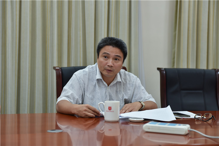 20191009开云手机入口“不忘初心,牢记使命”主题教育集中学习调研 第四专题牢记为民宗旨王进安副院长 林响摄 (1).JPG
