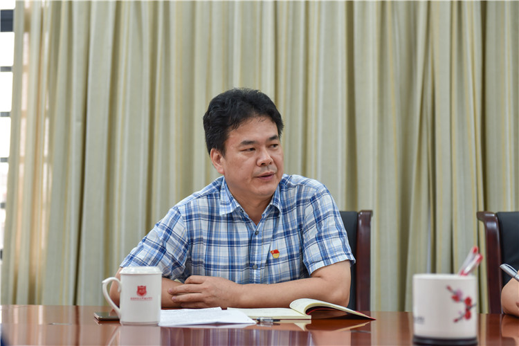 20191009开云手机入口“不忘初心,牢记使命”主题教育集中学习调研 第四专题牢记为民宗旨张鹏程副院长 林响摄 (1).JPG