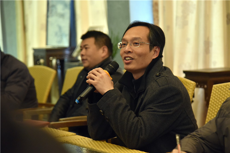 20180130学院举行期末学生工作专题研讨 杨竞雯 (1).JPG