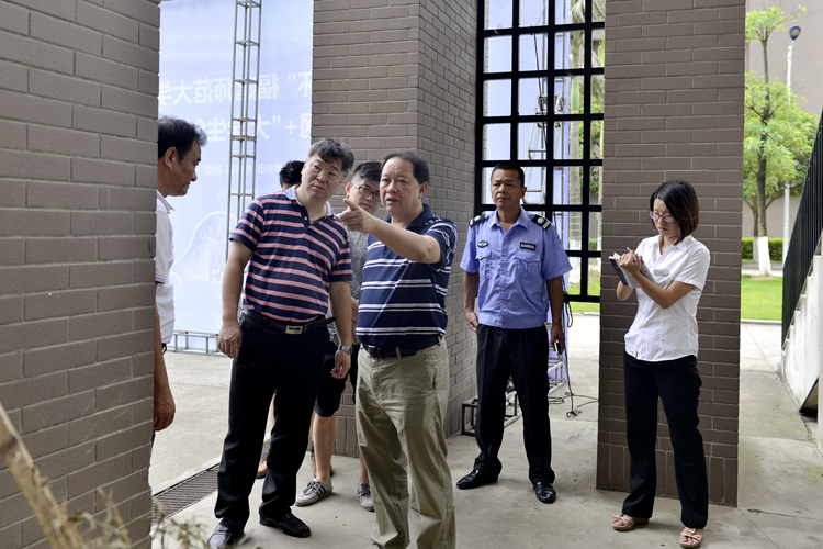 20160708学院领导带队开展校区安全大检查2.jpg