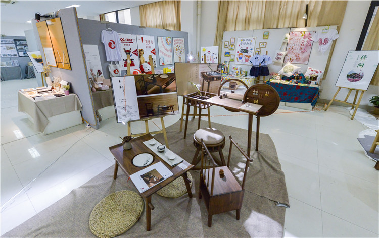 20180330文化产业系举办“振鹭于飞”2018届美术学、产品设计毕业作品展 杨竞雯 (11).JPG