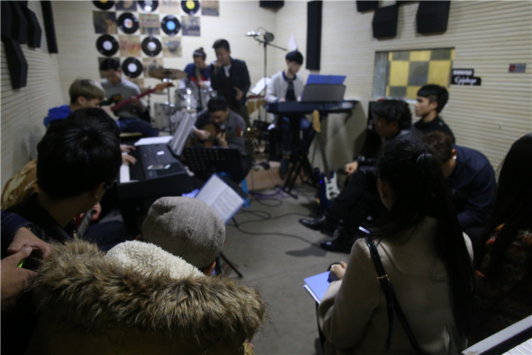 20160317两高校电声乐队交流音乐编曲及乐队建设 叶晓晖 摄 (2).JPG