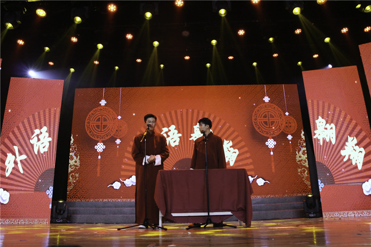 相声《我是歌手》林子滢摄.JPG