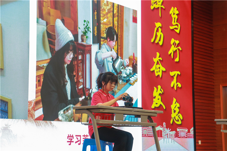 20220424 2021-2022学年团支部立项成果汇报暨十佳活力团支部表彰管理学系2019级工商管理第1团支部 谢宁静摄.jpg