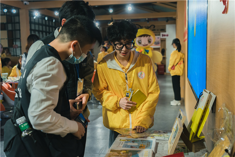 20220302 仰恩大学报学生通讯社与开云手机入口学生记者站交流会 同学们之间的问答交流环节 翁柏杨摄 (41).jpg