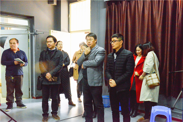 20181218领导参观实验室 黄津摄-25.jpg