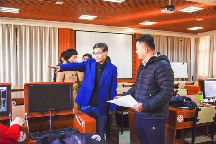 20181218领导参观实验室 黄津摄-9.jpg