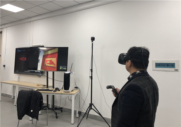 20180203信息技术系:考察VR技术 探索十九大精神创新宣传途径-编辑 (4).jpg