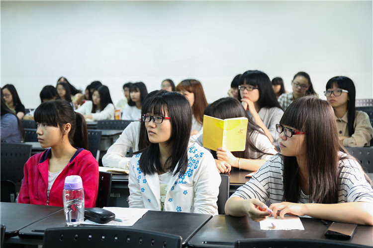20160423“先计划再动手” 外语系学子提前做好创业前的功课 叶晓晖 (5).JPG