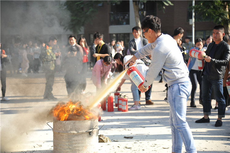 杨竞雯 (3).JPG