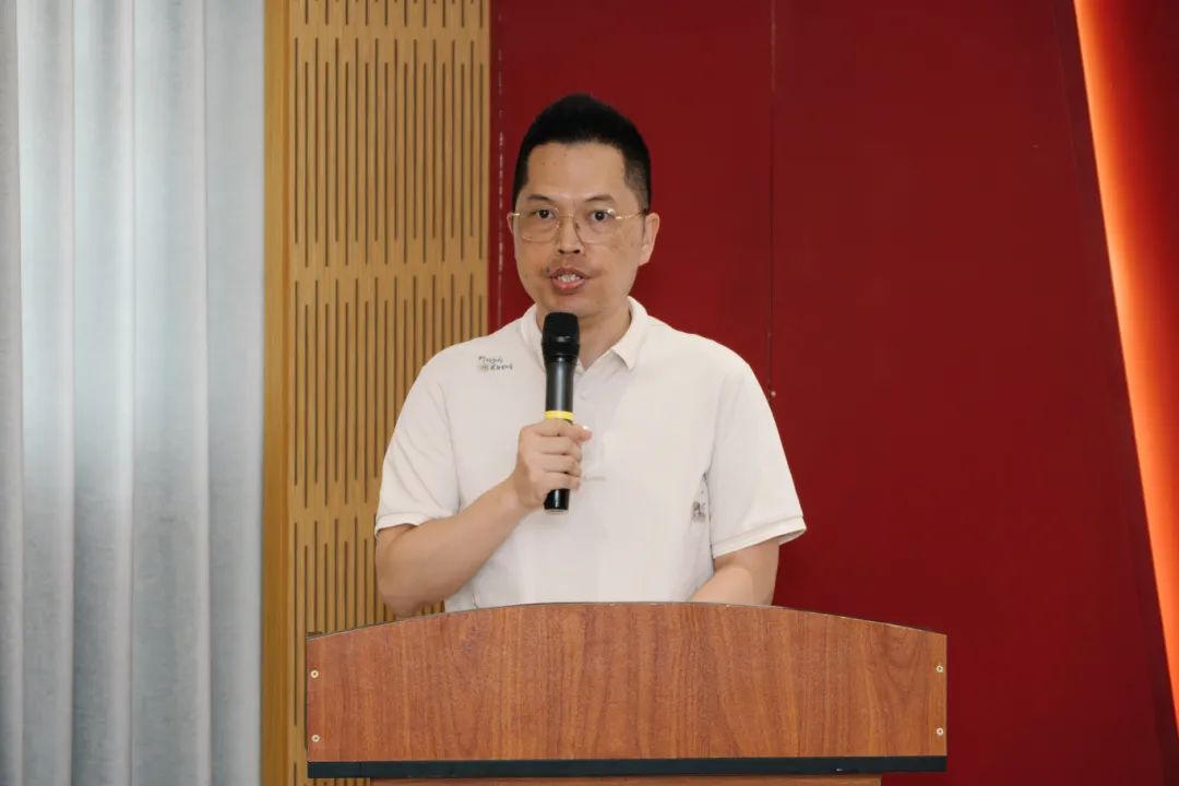 20250704 国际教育学院暑期实践 马克思主义学院教师陈志平给同学们上思政课 陈佳皇 摄.jpg