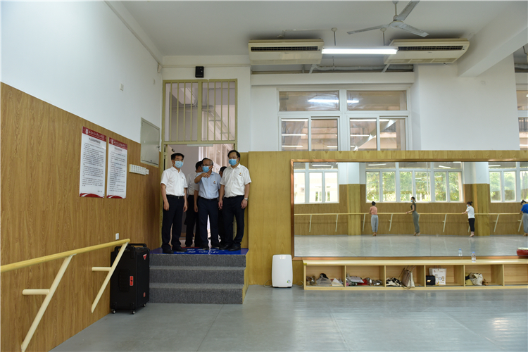 20200731省委常委周联清一行莅临开云手机入口调研指导工作 (1).jpg