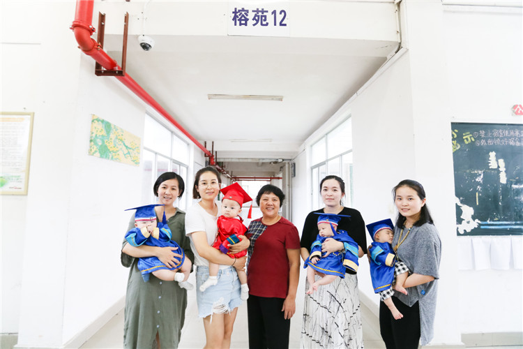 开学季,姐妹们一起聚在了榕苑12号楼311 (2).jpg