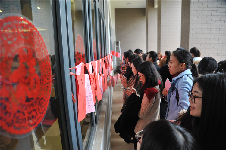 20151230我院举办游园会缤纷活动喜迎新年 (1) - 副本.JPG
