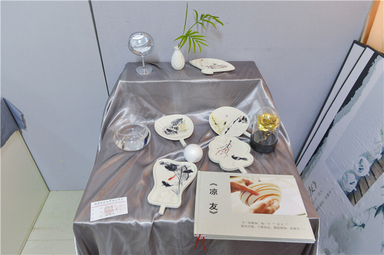 《凉友》杨婷婷.JPG