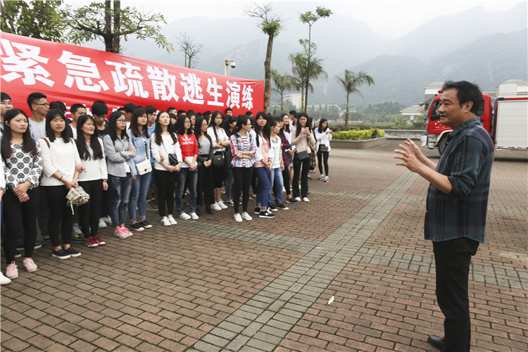 20160511 我院安全事务部负责人进行安全知识解说 叶晓晖.JPG