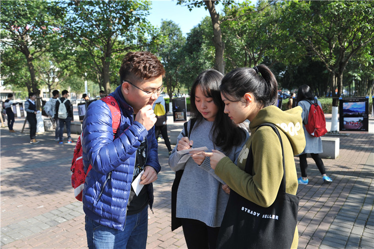 20161212 师生摄影展现场 潘树琛 (11).JPG