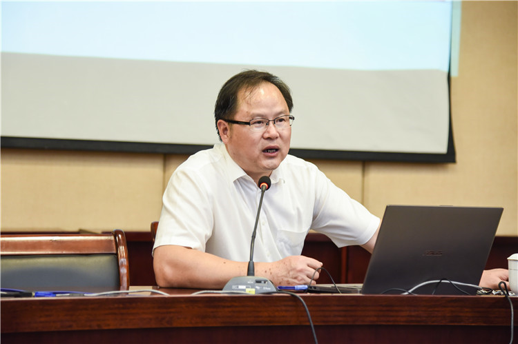 院长张华荣畅谈新时代大学生活 林小毳摄.jpg