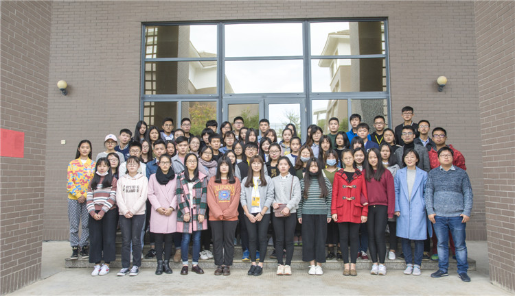 20161203学生记者论坛合影.jpg