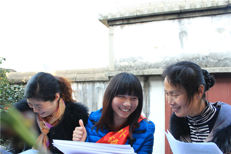 20130306我系学生林浦村学雷锋 服务农村文化建设6.JPG