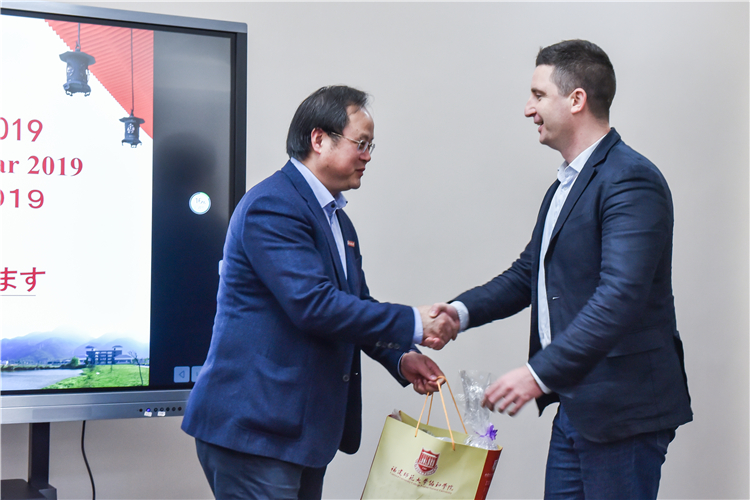 20191211外籍教师座谈会 刘宝飞摄-15.jpg
