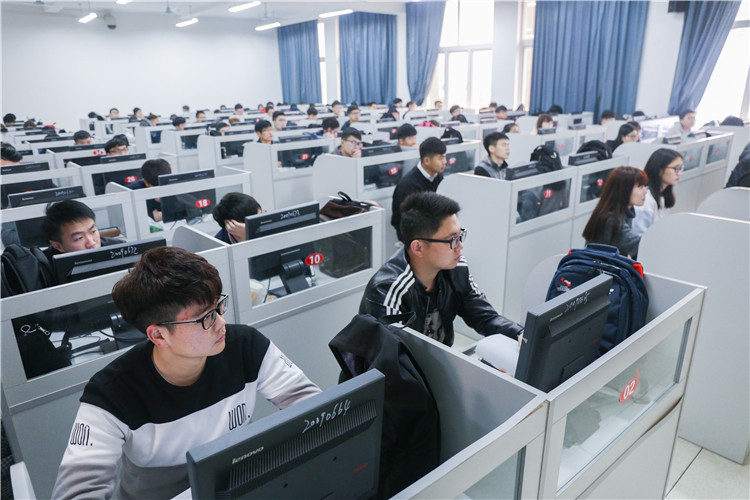 20170220开学巡课 图为开学第一课课堂 叶晓晖 (9).JPG