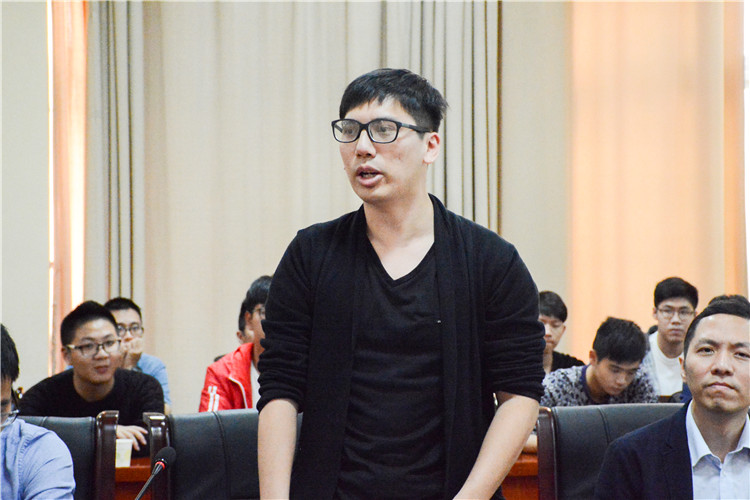 20171025华为公司代表发言 钟清羽.JPG