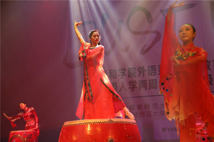 2016.11.22外语国本迎新晚会 叶净淳 (2).JPG