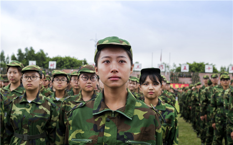 与教官离别时,不舍的泪水 徐梦蓥 (2).JPG