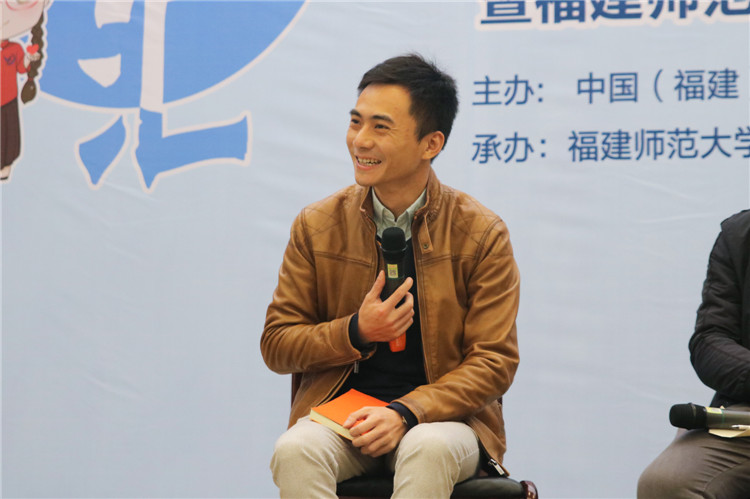 20171126 艾迪老师分享自己的记者经历 林小毳摄 (5).JPG