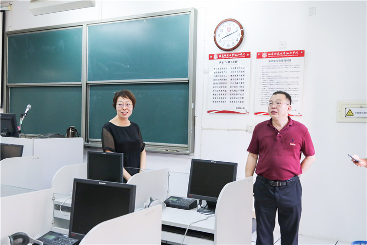 20180903院领导检查开学首日教学运行情况 (4).JPG