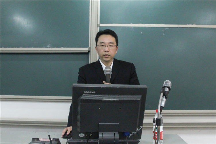 2、华福证券福州分公司投顾总监郑林-郑心烨(摄).jpg