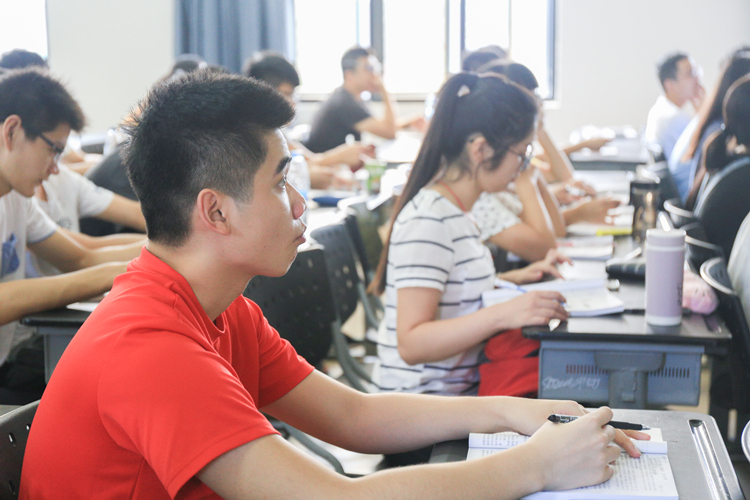 20160905通信技术专业知识引起学生的兴趣叶晓晖 .JPG