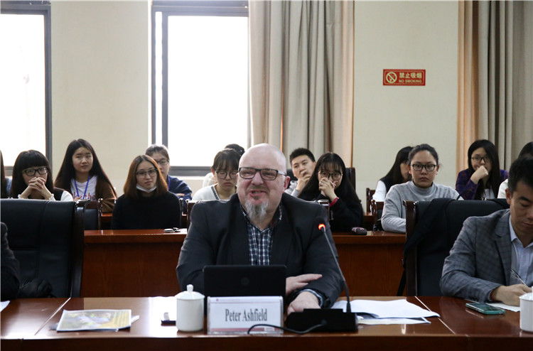 兰开夏大学Mr.Ashfield讲话 朱高航 摄.jpg