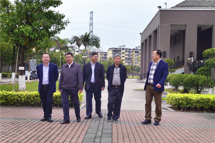 20170411省民办教育协会高专委代表一行莅临我院参观指导 (2).JPG