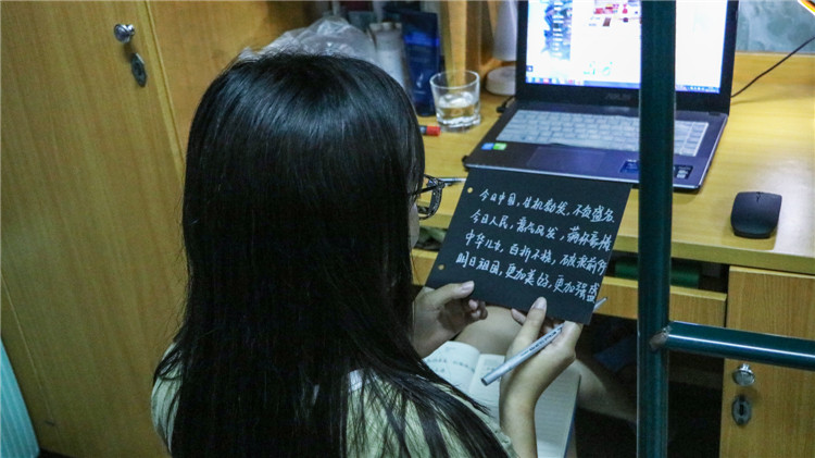 工管志愿者收集旧衣物旧书籍 (3).JPG