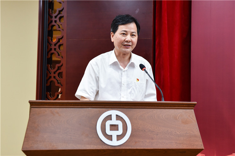 20190829杨展鹏在银校战略合作协议签约仪式讲话 林响摄 (9).JPG