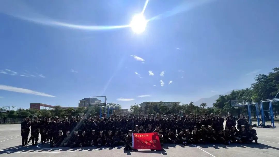 07国际教育学院军训.jpg