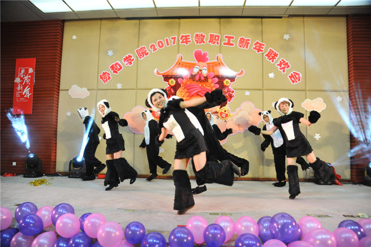 5、舞蹈《国宝表情操》表演者:王振兴 黄丽燕 张汉洲等(杨竞雯).JPG