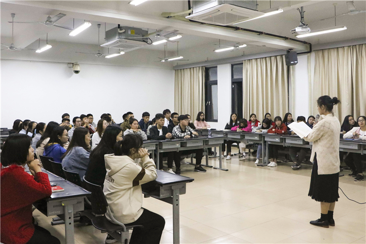 2、分享会现场 连舒琪(摄).jpg