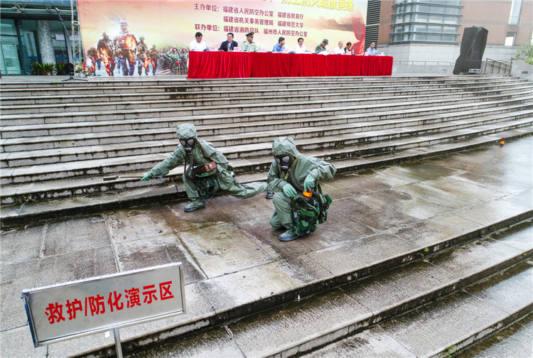 20170421 防空疏散演练 张艺钟(2).JPG