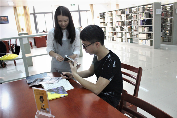 20170422树莓书廊 袁霞 【图书馆内推送给同学二维码】.jpg