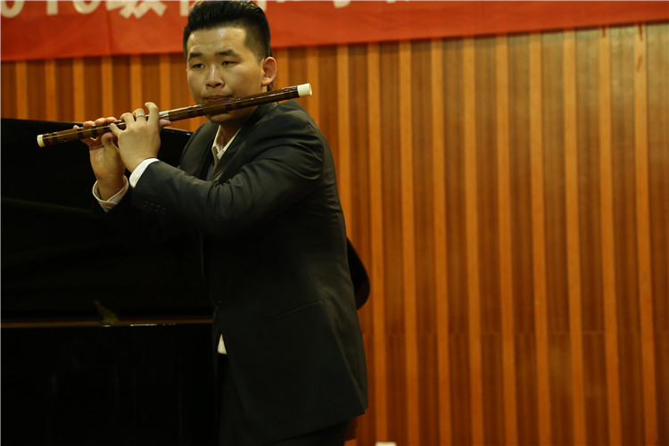 20161206文化产业系音乐表演大一学子举办新生音乐会 (6).JPG