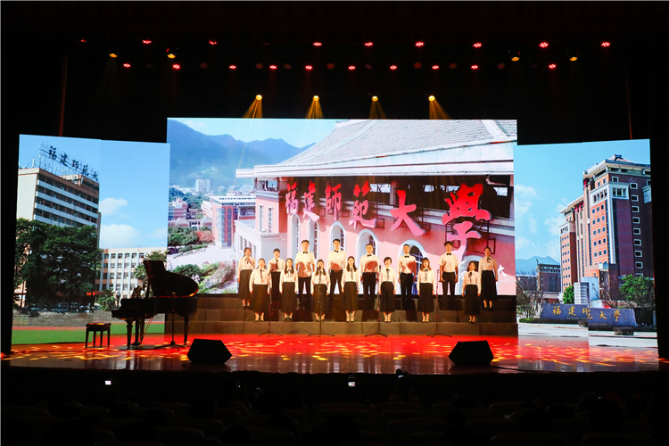 20190923 国际教育学院合唱《福建师范大学校歌》《红旗飘飘》洪紫萍摄.JPG