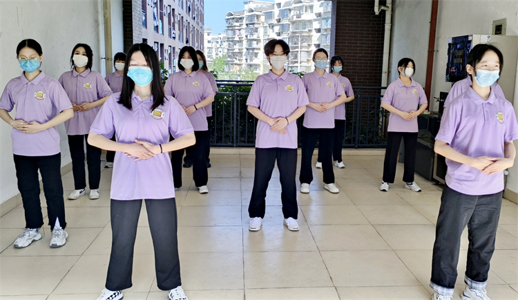 20220405线上学习不躺平,我们“疫”起来运动.jpg